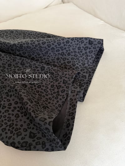 率性豹紋寬版顯瘦垂墜感彎刀褲18