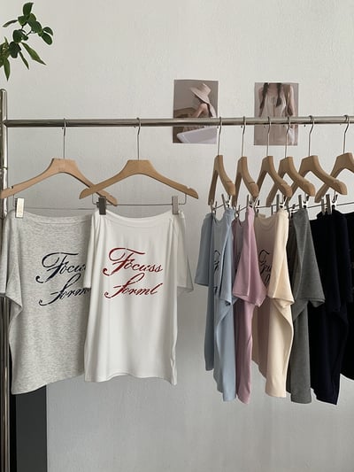 設計感斜領字母短袖T4