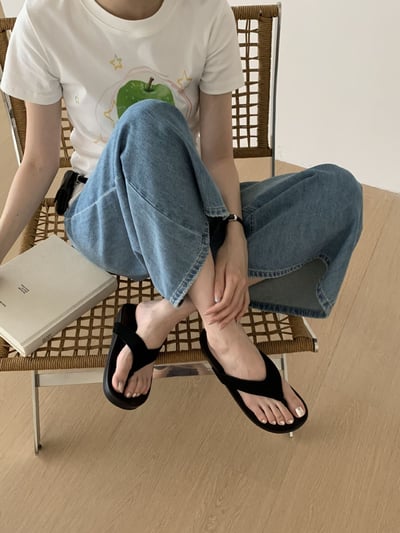 韓系極簡羊皮感夾腳涼拖6