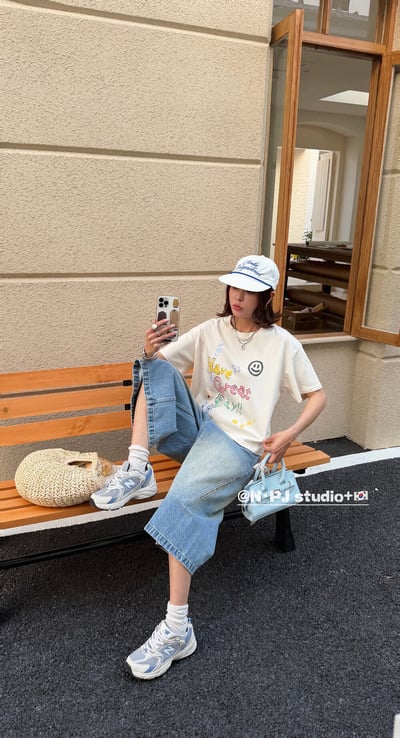 童趣塗鴉字母笑臉短版T｜減齡百搭款3