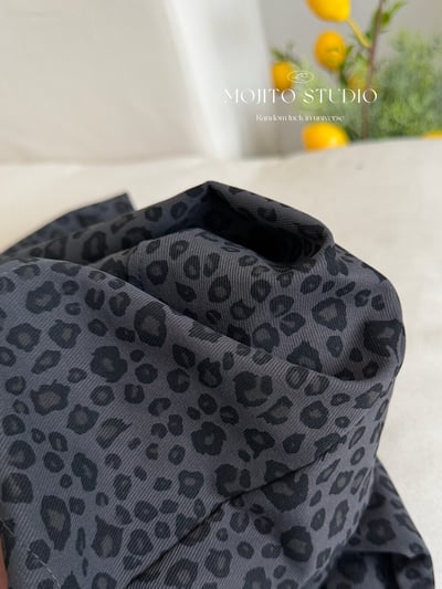 率性豹紋寬版顯瘦垂墜感彎刀褲19