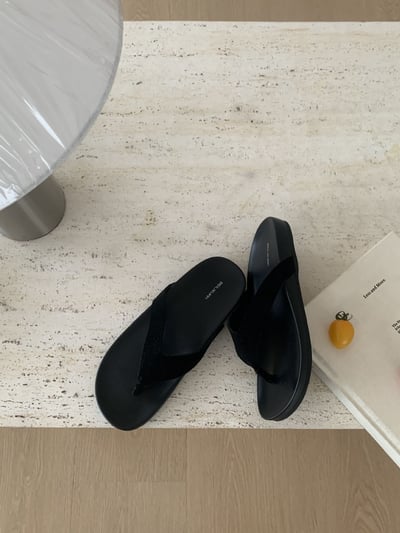 韓系極簡羊皮感夾腳涼拖8