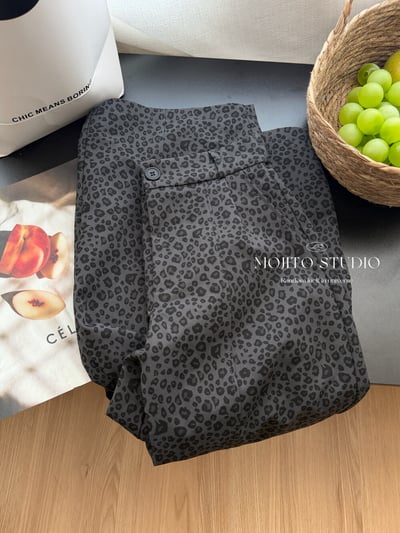 率性豹紋寬版顯瘦垂墜感彎刀褲15