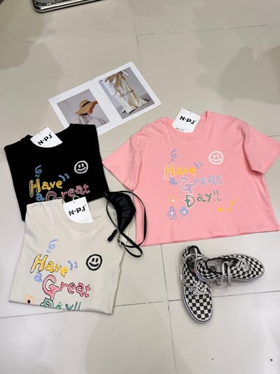 童趣塗鴉字母笑臉短版T｜減齡百搭款6