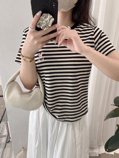 小馬刺繡撞色圓領條紋短袖T恤12
