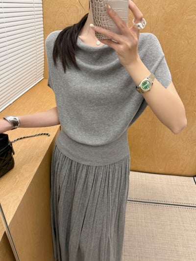 鎖骨垂墜感針織上衣｜溫柔氣質穿搭1