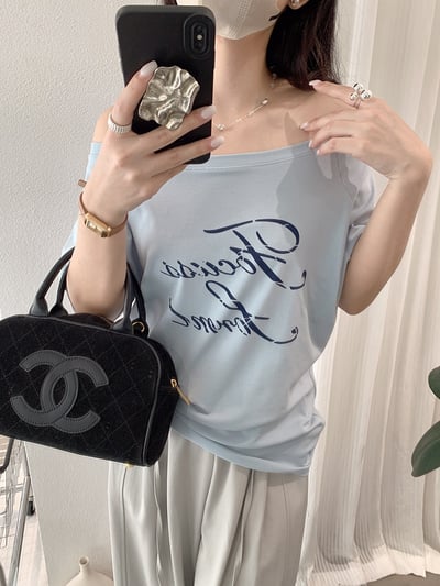 設計感斜領字母短袖T19