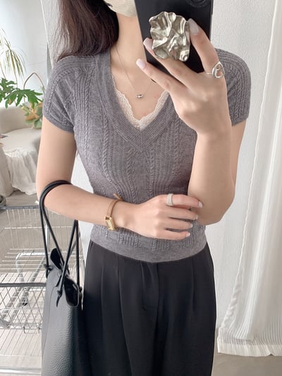 春日甜美V領立體坑紋針織上衣9