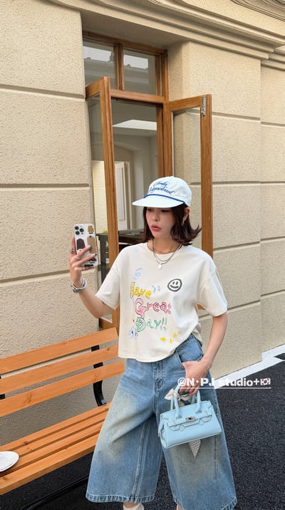 童趣塗鴉字母笑臉短版T｜減齡百搭款5