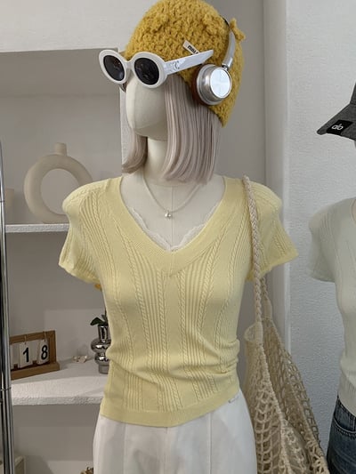 春日甜美V領立體坑紋針織上衣4