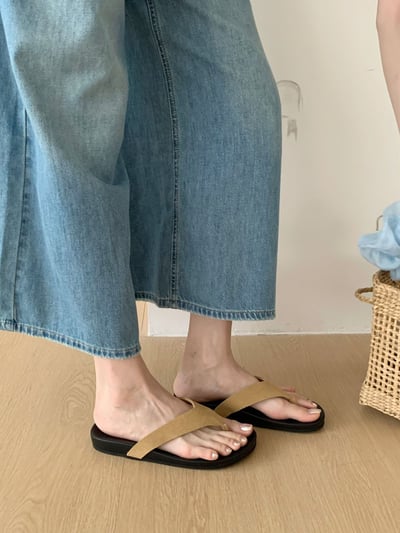 韓系極簡羊皮感夾腳涼拖4