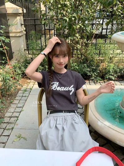 韓系氣質刺繡Beauty修身短版T5