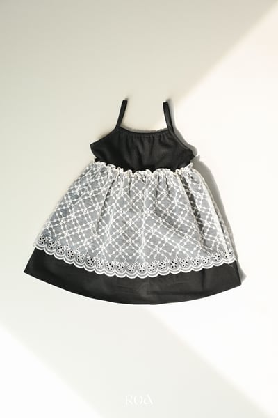 ROA12｜(6m-18m) 2色浪漫蕾絲無袖洋裝5
