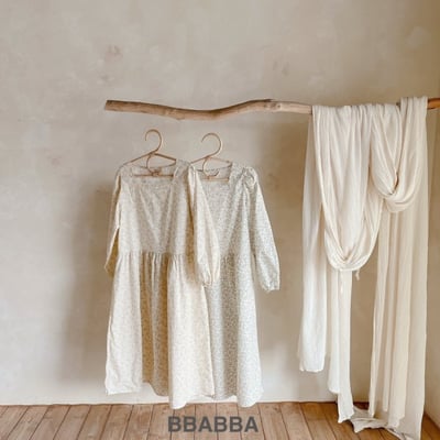 BBABBA05｜(60cm-83cm-mom) 2色碎花蕾絲花邊包屁衣含帽子/洋裝24