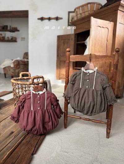 Marron 41｜(3m-18m) 法式蕾絲花邊格紋包屁衣15