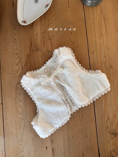 Marron 46｜(3m-18m) 法式蕾絲花邊刷毛綁帶背心4