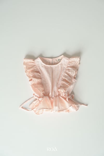 ROA19｜(6m-18m) 2色雕花荷葉袖綁帶背心11