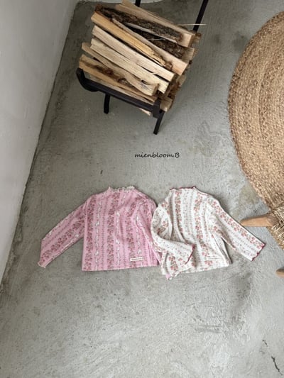 Bloom.b25｜(85cm-125cm) 兔子草莓捲邊上衣1