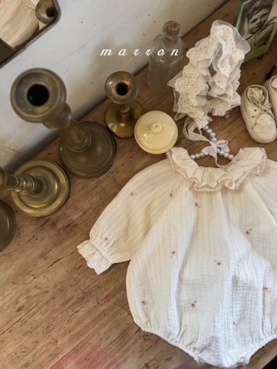 Marron63｜(3m-18m) 蕾絲花瓣領包屁衣16