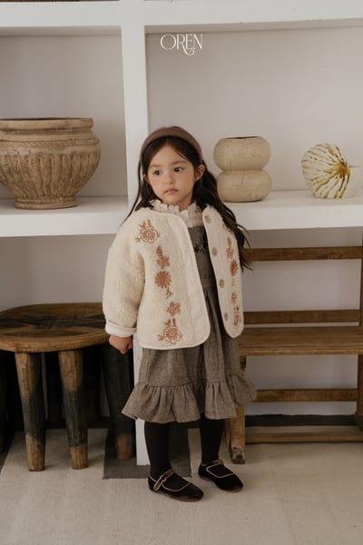 OREN42｜(85-120cm) 復古花卉刺繡羊羔絨外套11