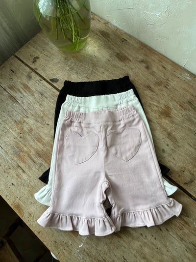Azalea26｜(85-118cm) 愛心花邊五分褲3