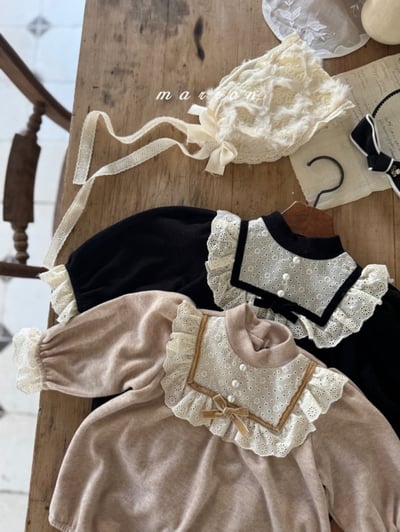 Marron 38｜(3m-18m) 法式蕾絲領縮口袖包屁衣10