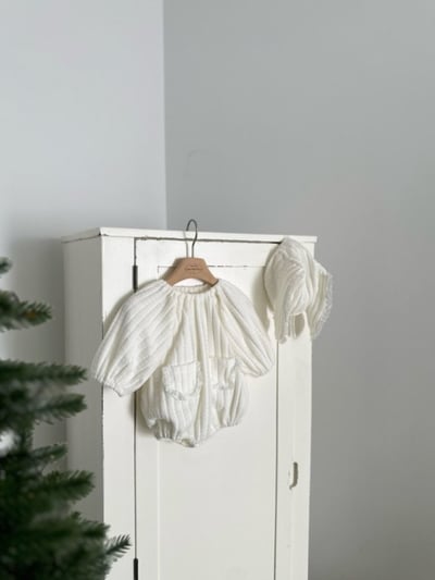 MONBEBE17｜(3m-12m) 坑條針織蕾絲兔耳綁戴帽9