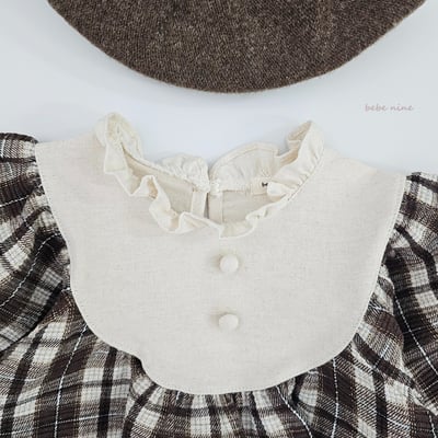 bebe nine12 (55cm-75cm) 2色荷葉立領格紋包屁衣11