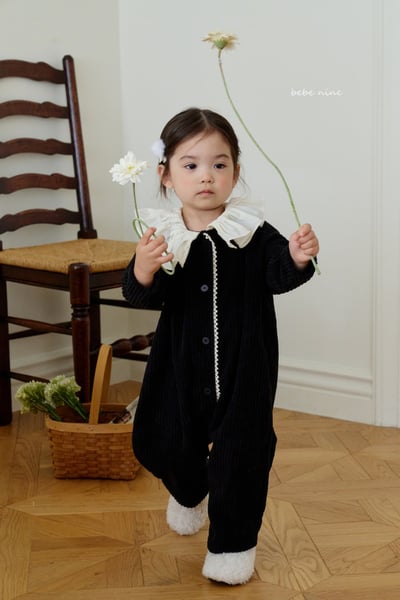 bebe nine52 (55cm-85cm) 2色荷葉翻領滾邊連身衣1