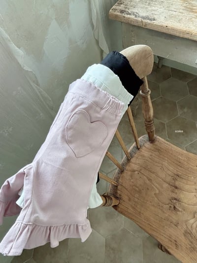 Azalea26｜(85-118cm) 愛心花邊五分褲5