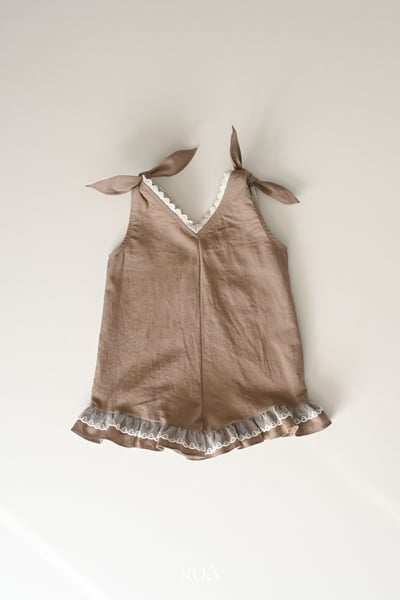 ROA14｜(6m-18m) 2色蕾絲滾邊無袖連身褲4