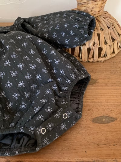 JE631｜(66cm-90cm) 花卉鋪棉綁帶包屁衣23