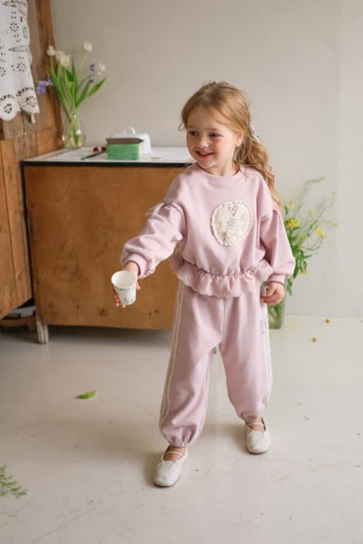 FLO44｜(75-140) 2色小兔蕾絲花布休閒短版上衣10