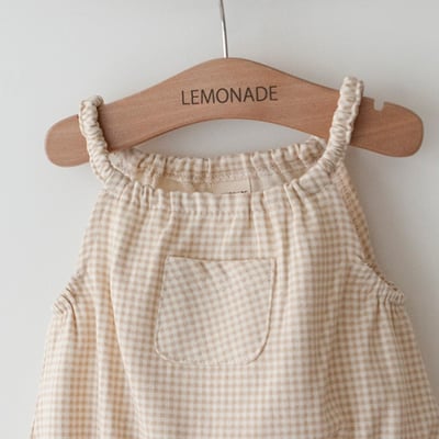 LEMONADE01｜(55cm-85cm) 2色格紋肩帶包屁衣含小熊帽子21