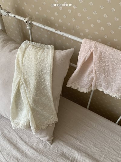 Bebe holic05｜(3m-18m) 小花蕾絲邊褲3