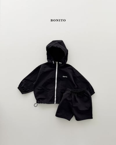 Bonito55｜(75cm-125cm) 3色刺繡字母防風帽套裝4