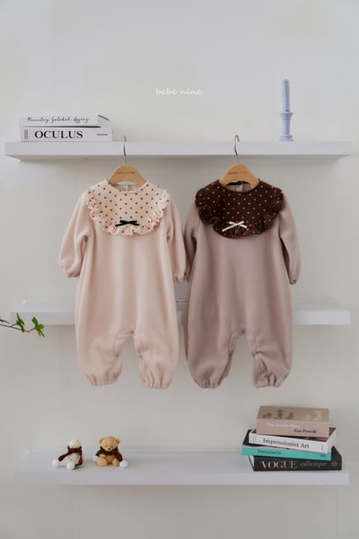 bebe nine04 (55cm-75cm) 2色磨毛荷葉圍兜設計連身衣2