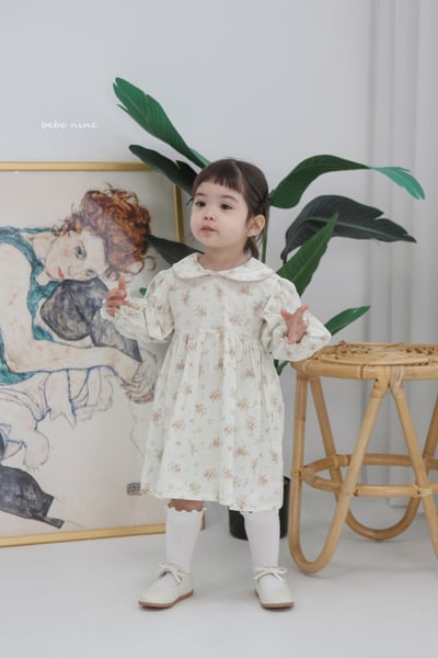 bebe nine24  (65-115) 2色滾邊領碎花洋裝7