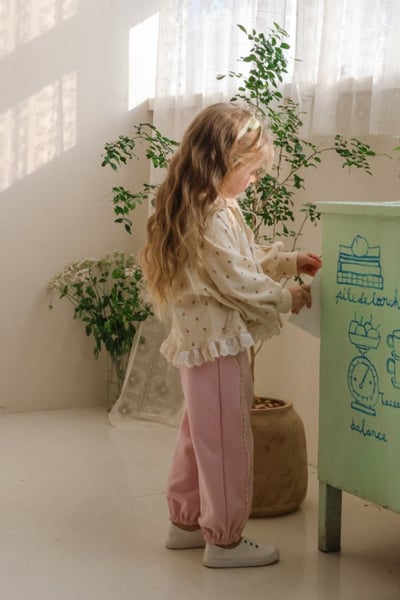 FLO15｜(75-140) 2色蕾絲碎花連帽外套21