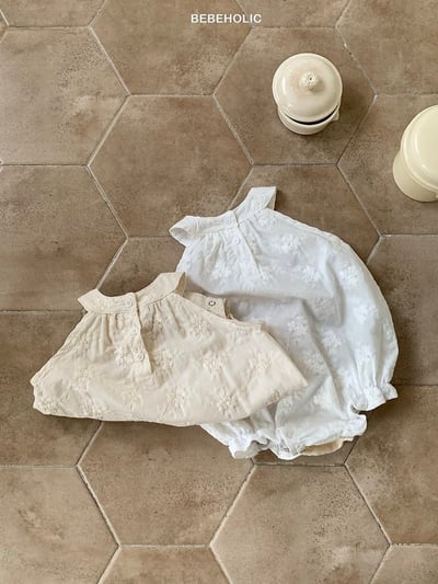 Bebe holic18｜(3m-18m) 繡花露肩吊帶褲3