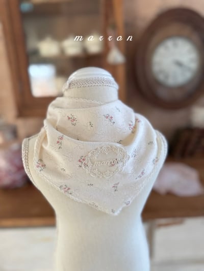 Marron45｜(free) 蕾絲小標刺繡圍巾13