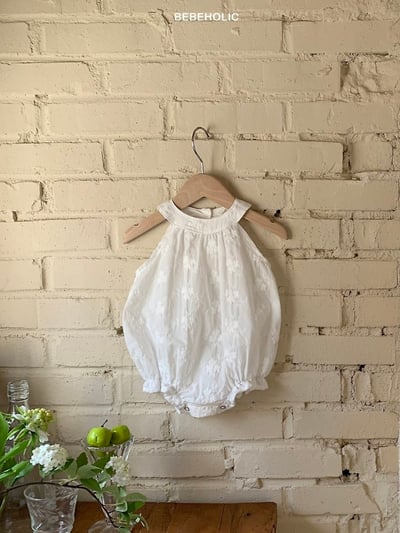 Bebe holic18｜(3m-18m) 繡花露肩吊帶褲10