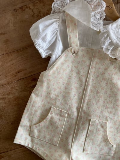 Anne Shirley06｜(1y-5y) 1色碎花愛心鈕扣吊帶褲8