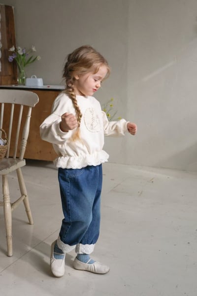 FLO44｜(75-140) 2色小兔蕾絲花布休閒短版上衣17