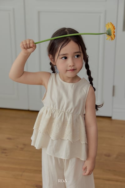 ROA07｜(6m-18m) 1色雕花荷葉背心3