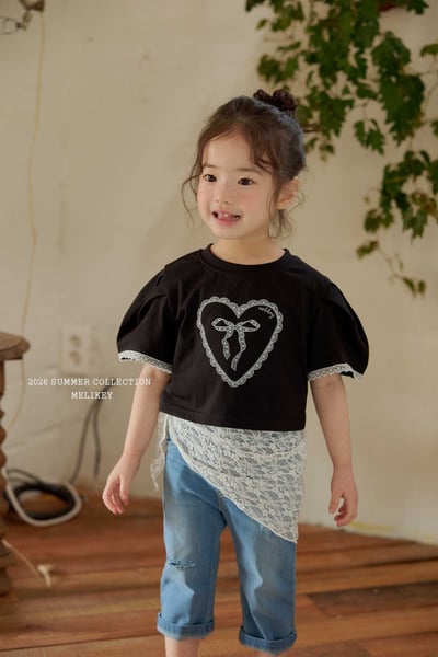 Melikey02｜(75-125cm) 蕾絲滾邊袖愛心短版上衣25