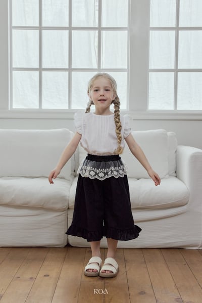 ROA29｜(6m-18m) 2色蕾絲裙擺荷葉七分褲2