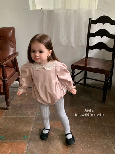 JE570｜(66-90cm) 簡約蕾絲領包屁衣11