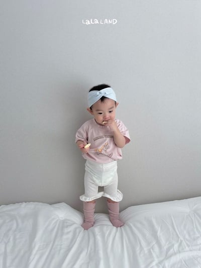 lala land10｜(3m-18m) 2色荷葉滾邊透氣五分褲11