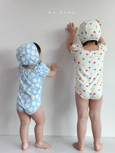 my_bebe02｜(75-105cm) 抓皺小花愛心泳衣含泳帽2